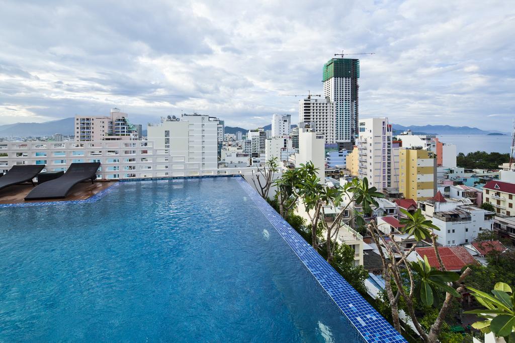 Holiday Hotel Nha Trang Exteriör bild