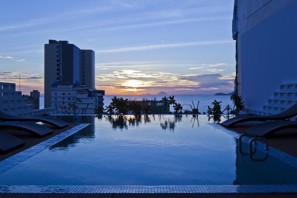 Holiday Hotel Nha Trang Exteriör bild