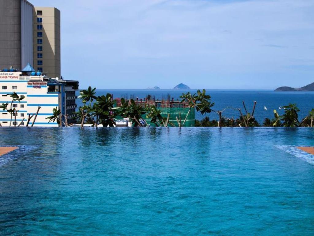 Holiday Hotel Nha Trang Exteriör bild