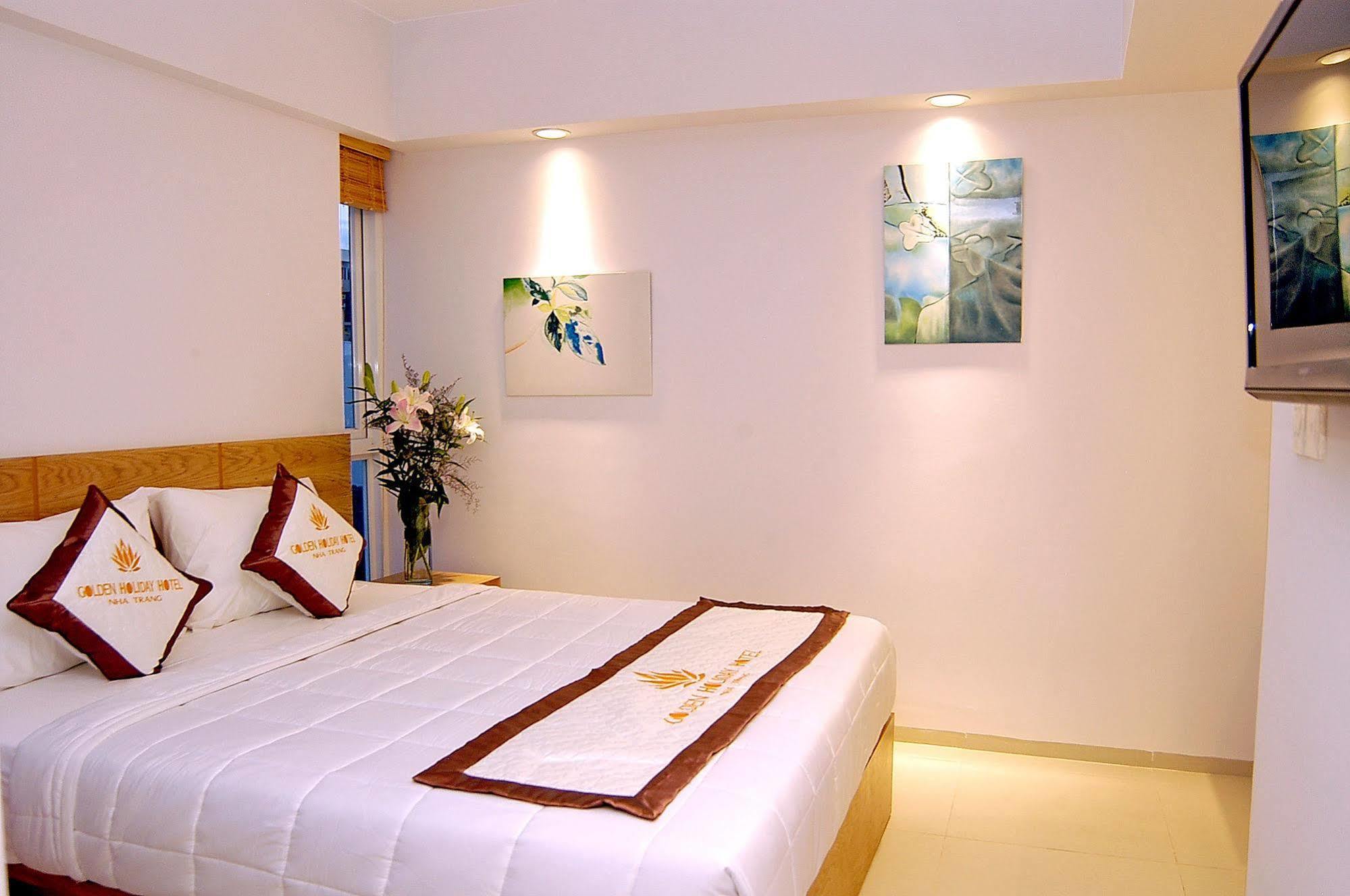 Holiday Hotel Nha Trang Exteriör bild
